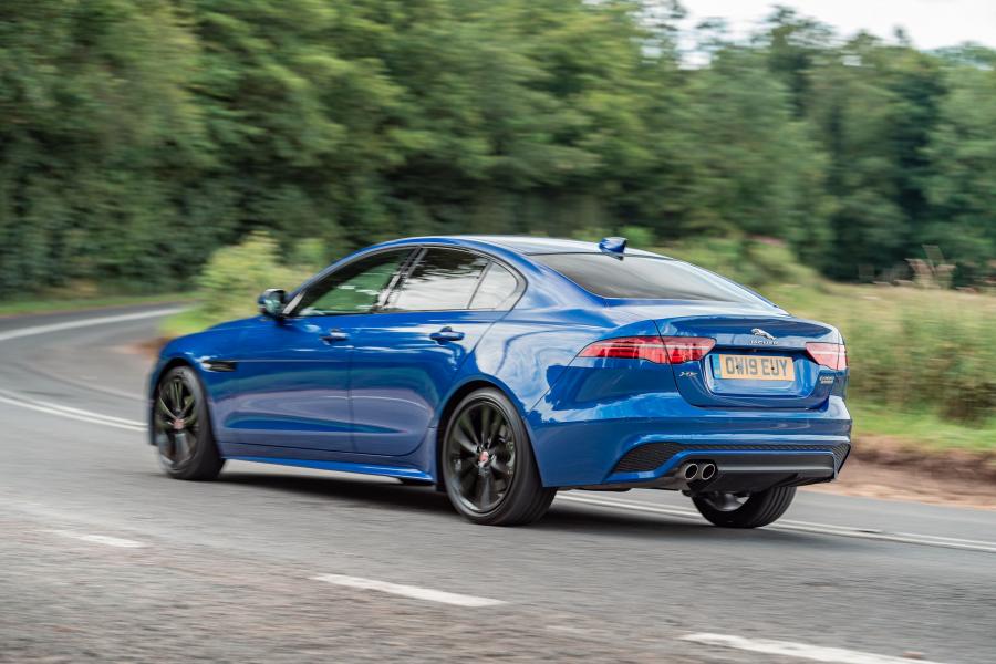  Jaguar XE D180 SE R-Dynamic AWD 2019 года  (UK) (фото 24 из 40)